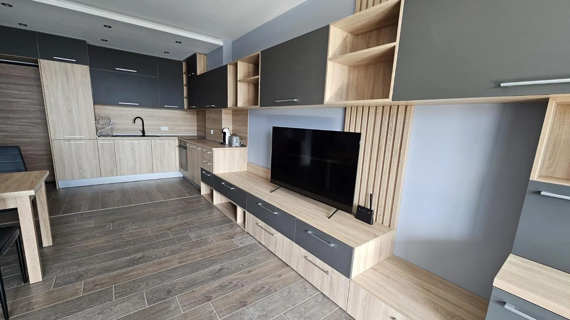 Europroperties Skyline Apartments Varna 0*,